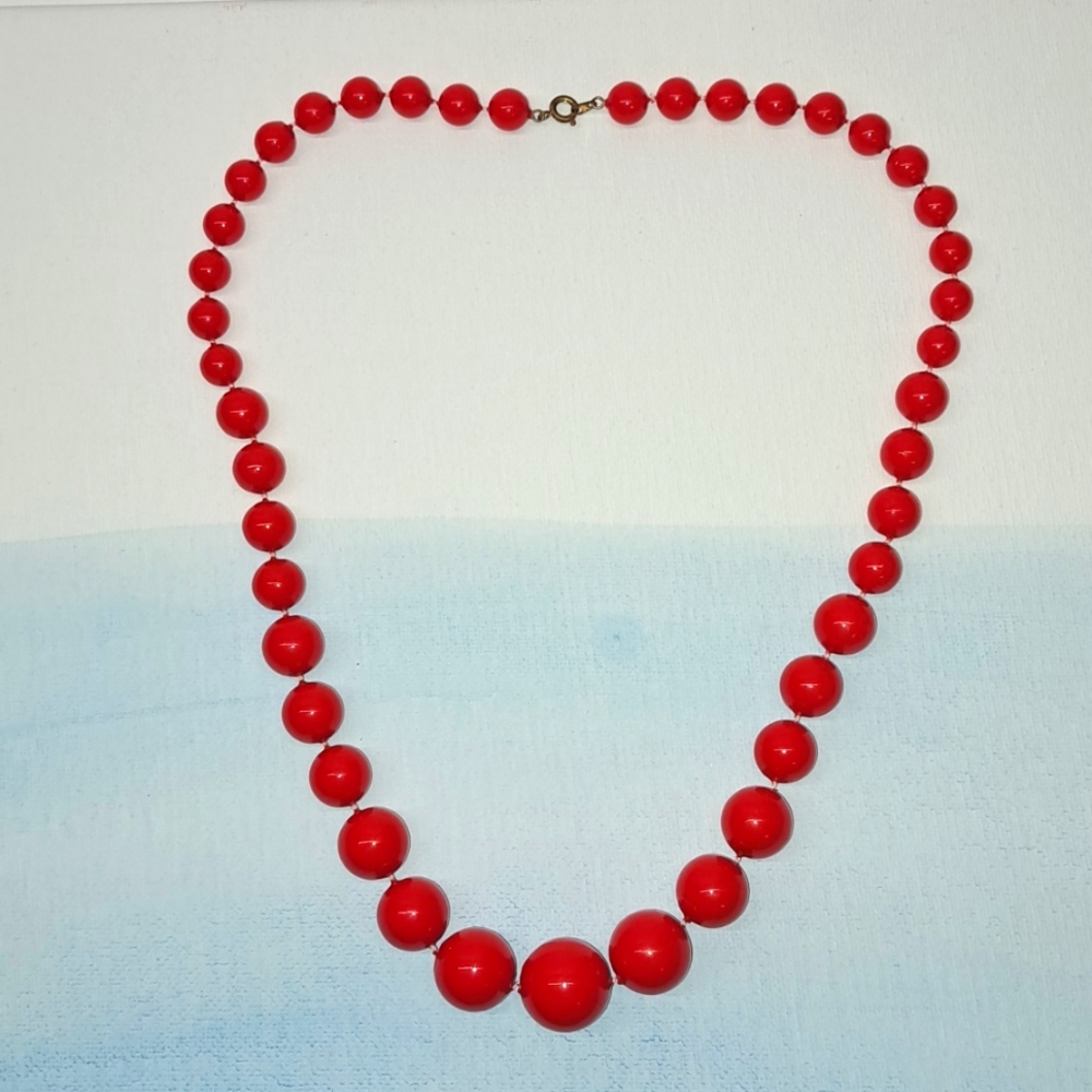 80s Vintage red bead necklace